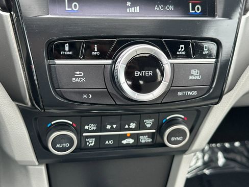 Used 2017 Acura ILX w/ Premium Package image 21