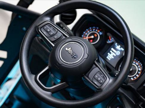 Used 2025 Jeep Gladiator Sport image 20