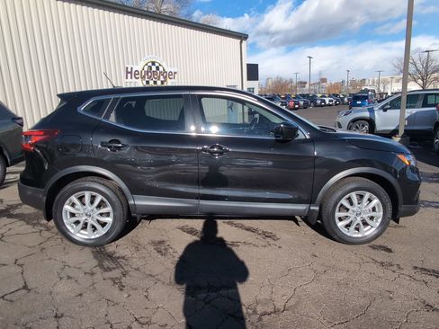 Used 2022 Nissan Rogue Sport S image 8