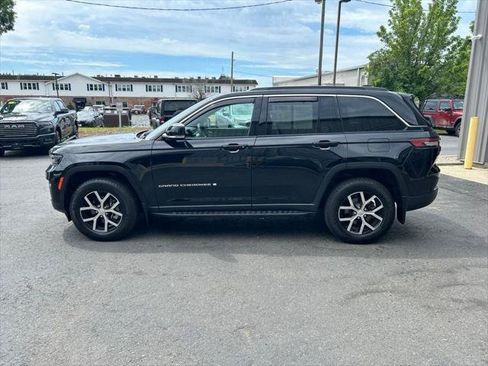 Certified 2024 Jeep Grand Cherokee Limited AWD/4WD image 8