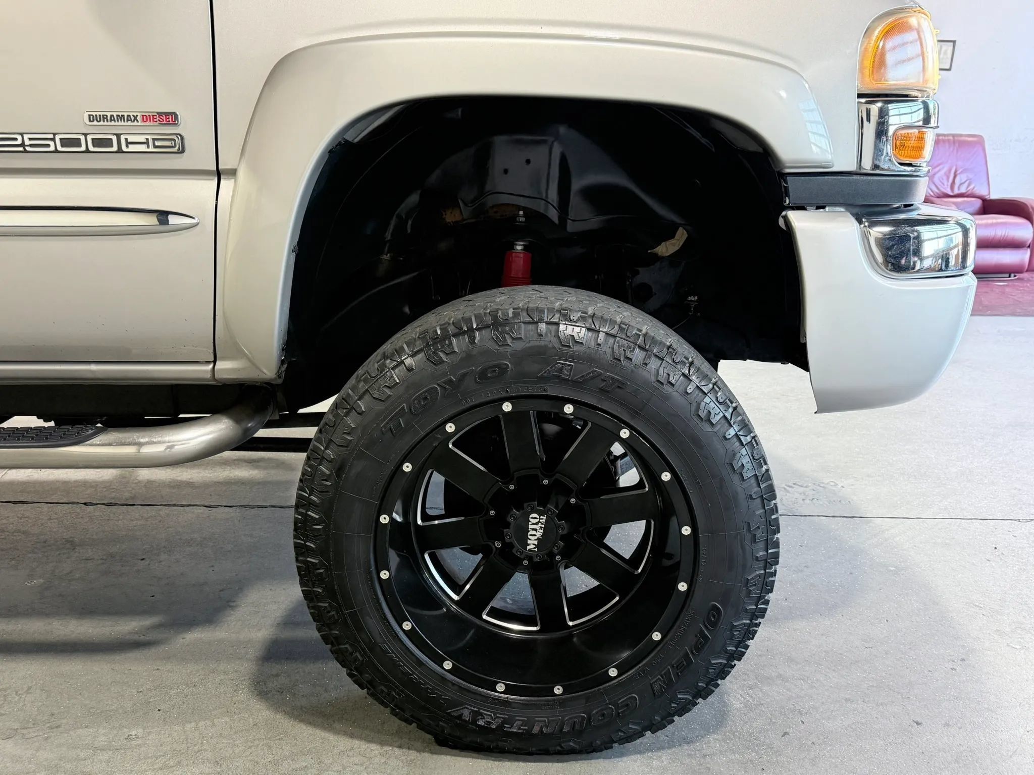 Used 2004 GMC Sierra 2500 SLT w/ Heavy-Duty Power Package AWD/4WD image 17