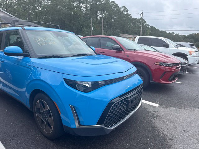 Used 2025 Kia Soul EX FWD image 1
