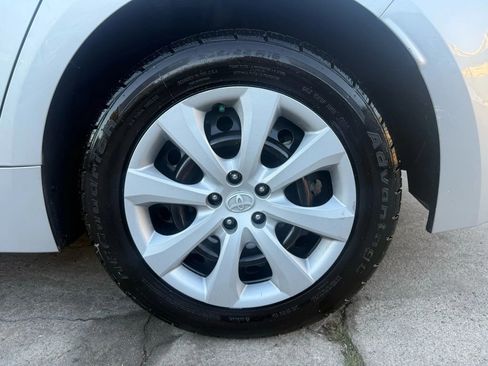 Used 2022 Toyota Corolla LE image 24