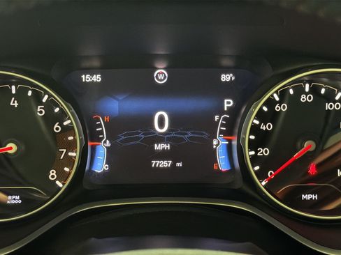 Used 2018 Jeep Compass Latitude w/ Popular Equipment Group AWD/4WD image 17