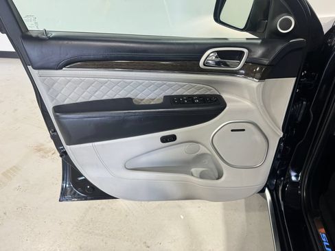 Used 2021 Jeep Grand Cherokee Summit AWD/4WD image 18