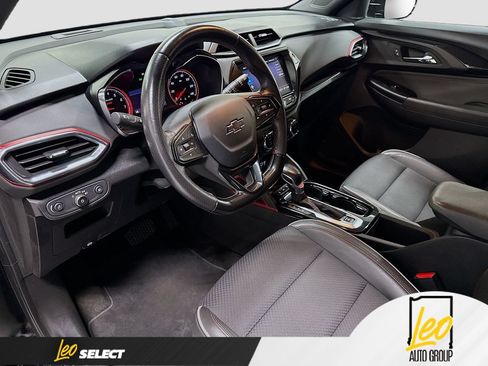 Used 2021 Chevrolet TrailBlazer RS w/ Sun and Liftgate Package AWD/4WD image 12
