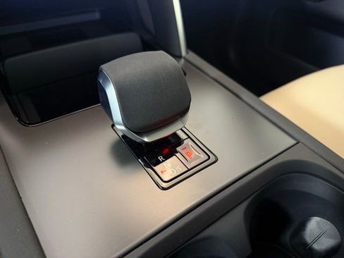 New 2025 Land Rover Discovery Sport S image 19