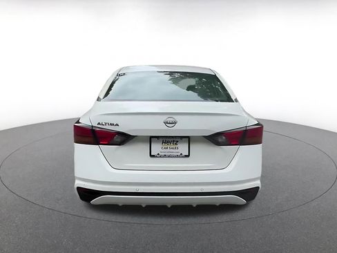 Used 2025 Nissan Altima 2.5 SV FWD image 12