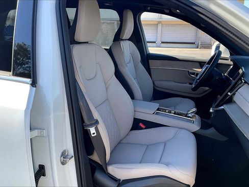 New 2026 Volvo XC90 T8 Plus w/ Protection Package Premier image 32