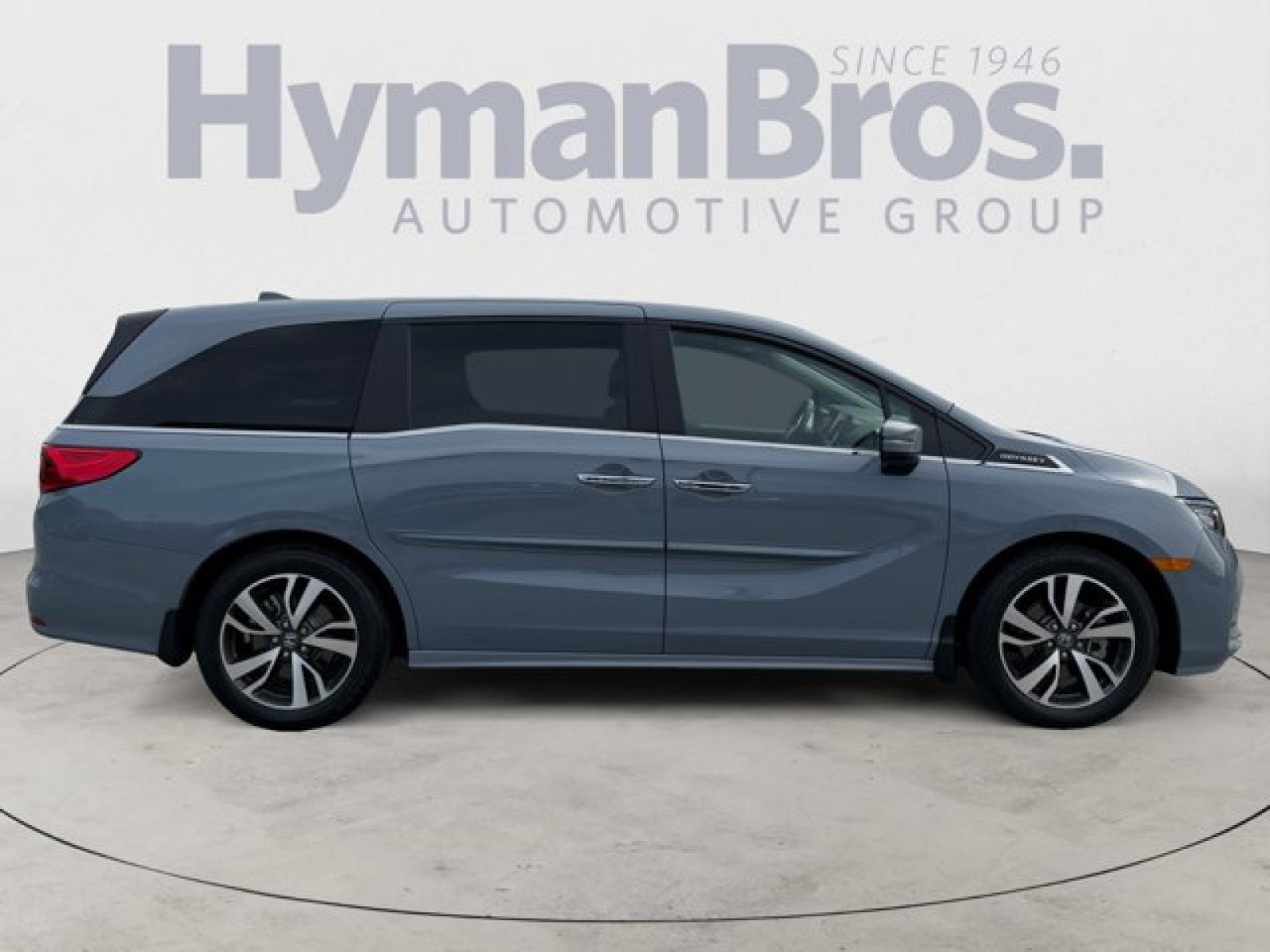 Used 2023 Honda Odyssey Touring image 2