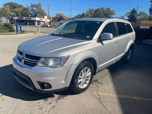 Used 2014 Dodge Journey SXT w/ Flexible Seating Group image 1