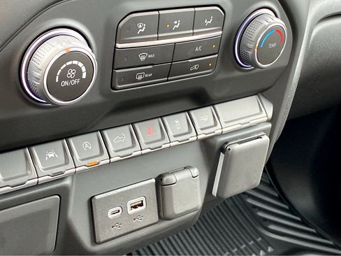 New 2024 Chevrolet Silverado 1500 Custom image 10