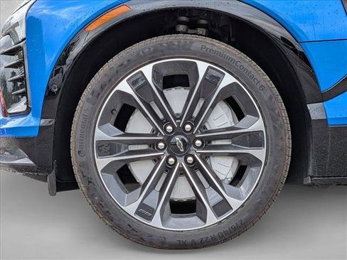 New 2026 Chevrolet Blazer EV LT w/ Performance Package AWD/4WD image 18