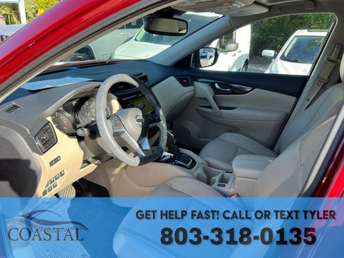 Used 2019 Nissan Rogue SL w/ Premium Package image 3