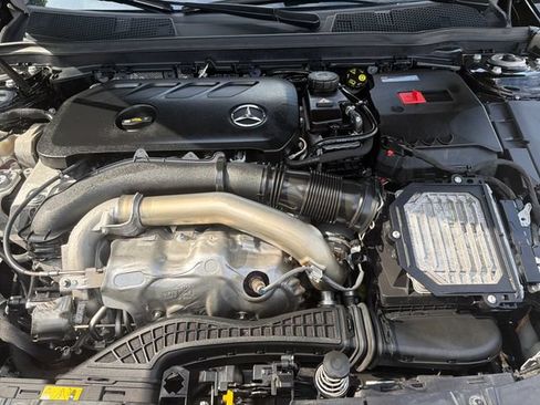 Used 2025 Mercedes-Benz CLA 250 4MATIC image 27