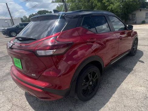 Used 2023 Nissan Kicks SR w/ SR Premium Package FWD image 8