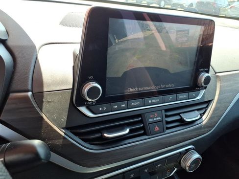 Used 2024 Nissan Altima 2.5 SV image 13