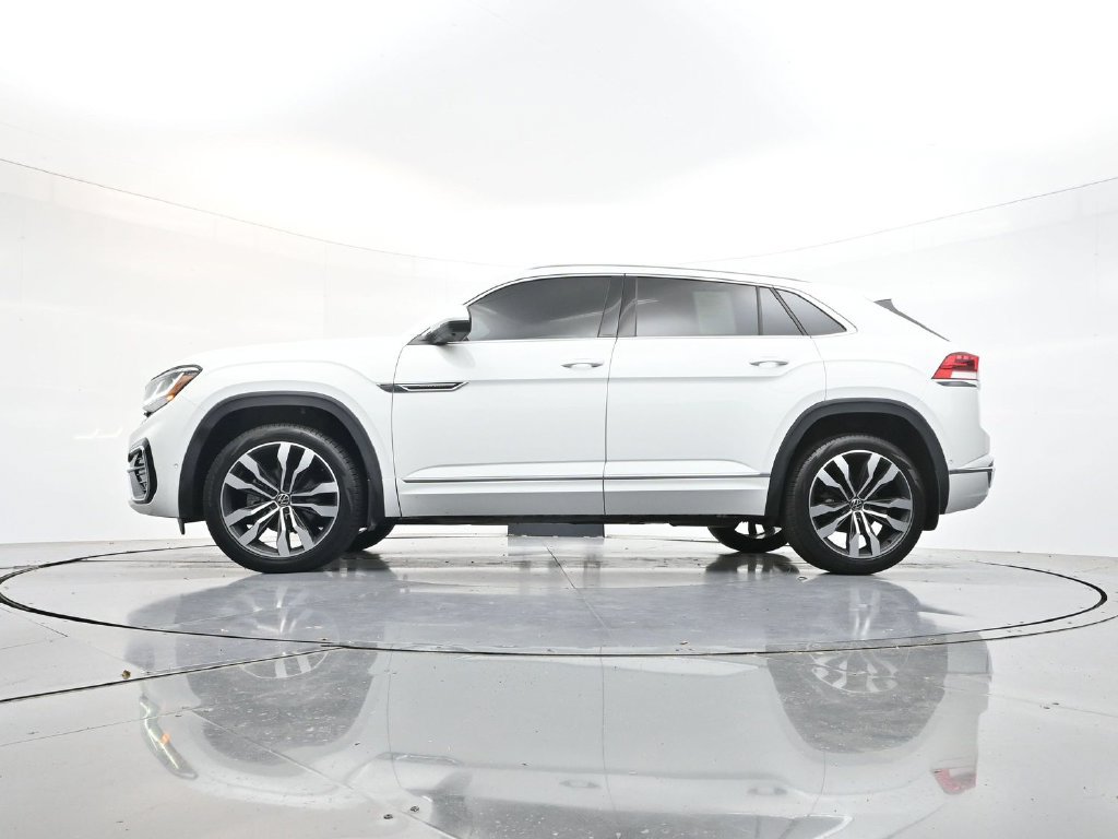 Used 2022 Volkswagen Atlas Cross Sport SEL Premium R-Line AWD/4WD image 31