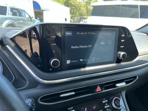 Used 2021 Hyundai Sonata Blue FWD image 22