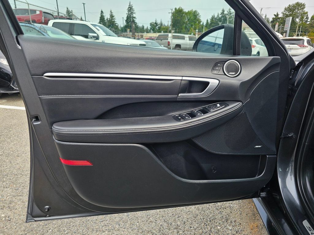 Used 2022 Hyundai Sonata Limited w/ Cargo Package FWD image 21