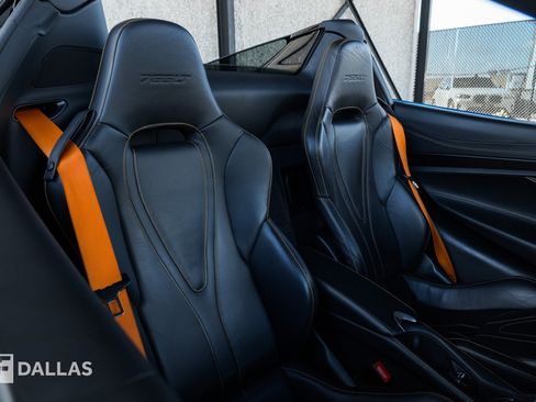 Used 2022 McLaren 765LT RWD image 37