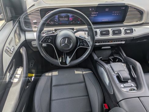 Used 2024 Mercedes-Benz GLS 450 4MATIC image 16