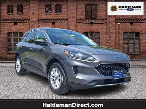 Certified 2022 Ford Escape SE w/ Convenience Package AWD/4WD image 1