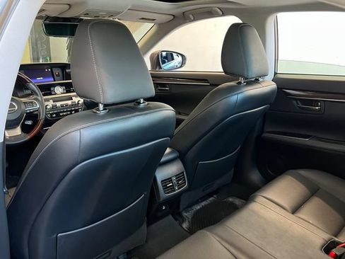 Used 2017 Lexus ES 350 w/ Premium Package FWD image 31