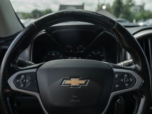 Used 2021 Chevrolet Colorado LT w/ LT Convenience Package RWD image 14