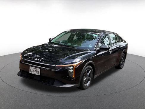 Used 2025 Kia K4 LXS image 7