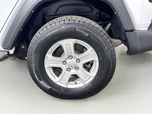 Used 2022 Jeep Wrangler Unlimited Sport w/ Sun And Sound Package image 31