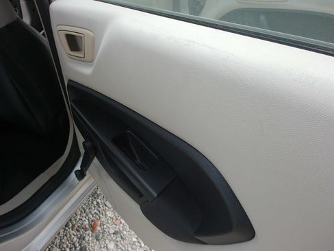Used 2012 Ford Fiesta S FWD image 31