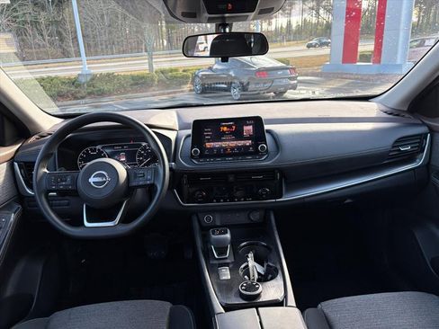 Certified 2023 Nissan Rogue SV image 9