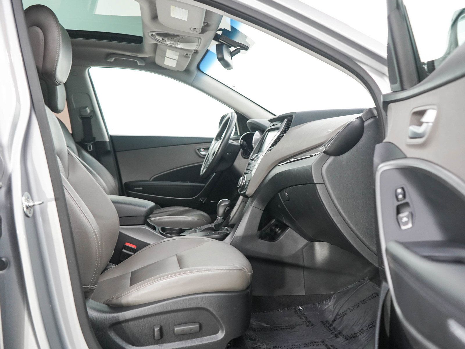 Used 2016 Hyundai Santa Fe SE w/ Option Group 03 AWD/4WD image 11