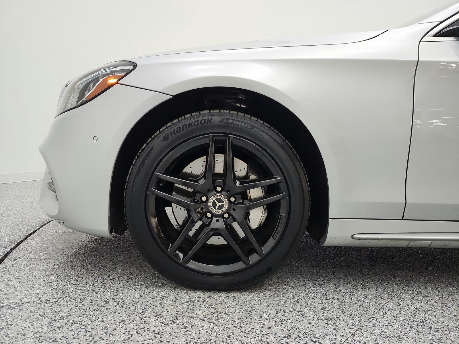 Used 2018 Mercedes-Benz S 560 Sedan image 22