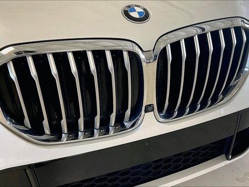 Used 2021 BMW X5 xDrive40i w/ M Sport Package image 30