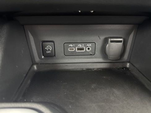 Used 2025 Nissan Sentra SV image 19