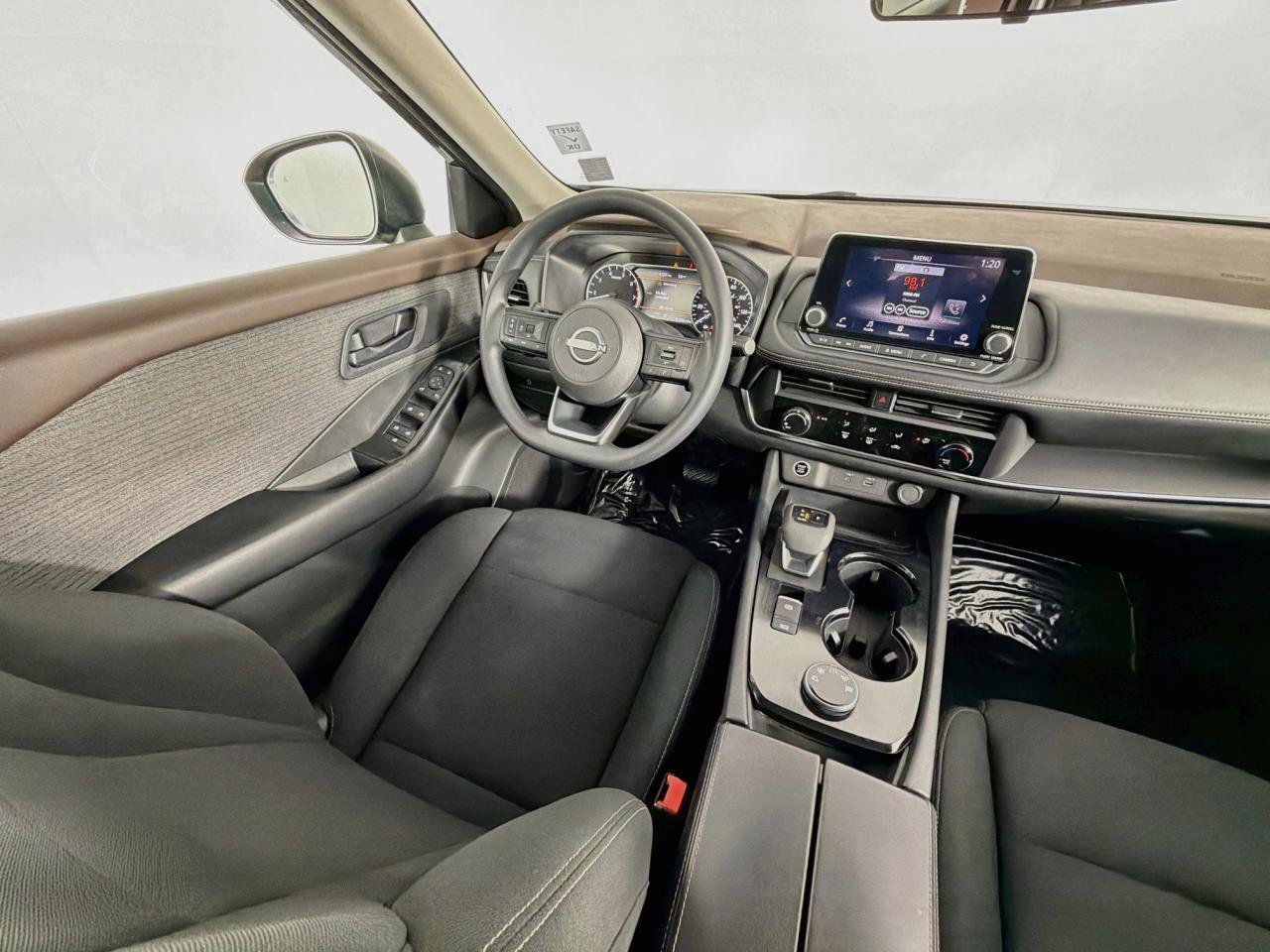 Used 2023 Nissan Rogue S AWD/4WD image 11