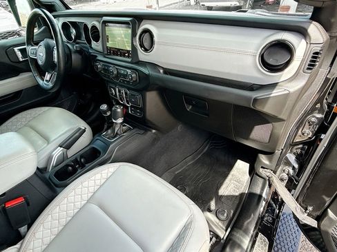 Used 2021 Jeep Wrangler Unlimited Sahara image 34