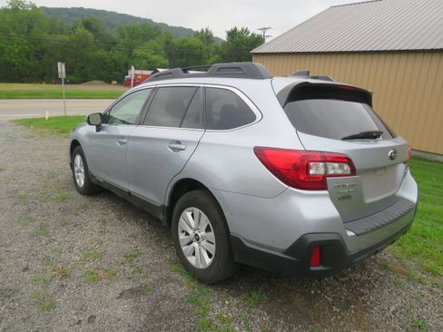 Used 2019 Subaru Outback 2.5i Premium AWD/4WD image 5