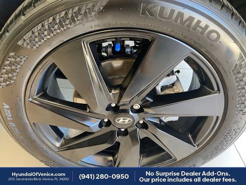 Certified 2024 Hyundai Santa Cruz Night AWD/4WD image 16