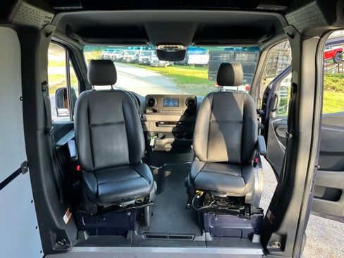Used 2024 Mercedes-Benz Sprinter 2500 image 20