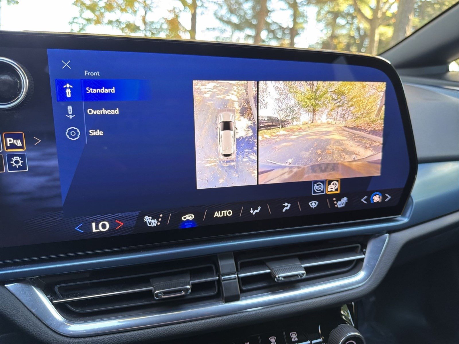 Used 2024 Chevrolet Equinox EV LT FWD image 18