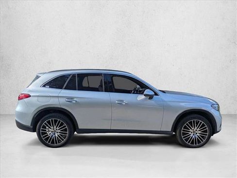 Certified 2024 Mercedes-Benz GLC 300 image 4