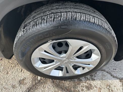 Used 2024 Chevrolet Trax LS w/ Driver Confidence Package image 10