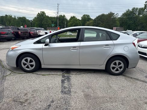 Used 2013 Toyota Prius Three w/ Solar Roof Pkg FWD image 4