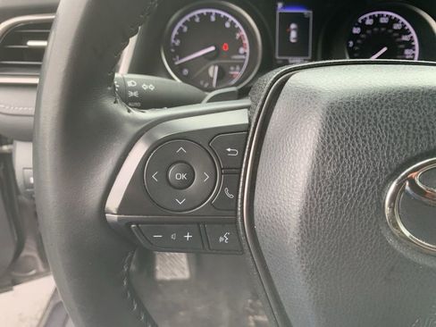 Used 2024 Toyota Camry SE image 12