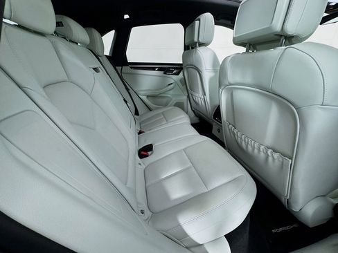 Used 2024 Porsche Macan Base image 36