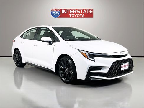 Used 2025 Toyota Corolla SE w/ SE Premium Package FWD image 1