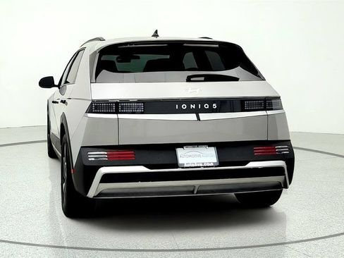 Used 2025 Hyundai Ioniq 5 SEL RWD image 6